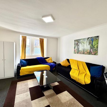 4 Bedrooms, 3 bathrooms , Reception, Kitchen, Garden, FullHouse London Exterior foto