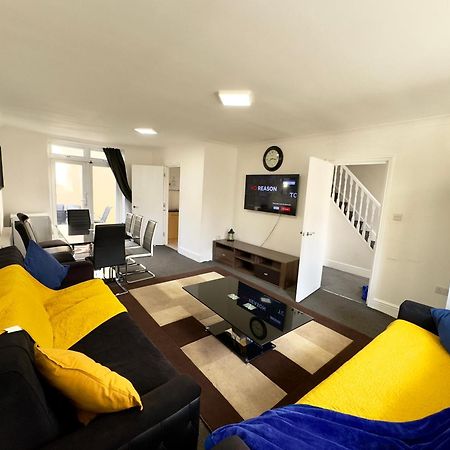 4 Bedrooms, 3 bathrooms , Reception, Kitchen, Garden, FullHouse London Exterior foto