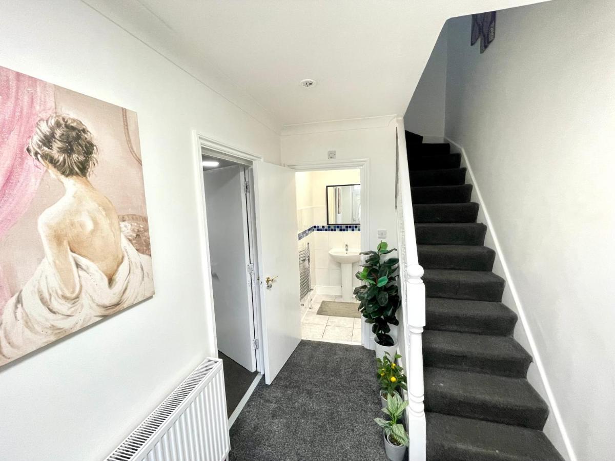 4 Bedrooms, 3 bathrooms , Reception, Kitchen, Garden, FullHouse London Exterior foto