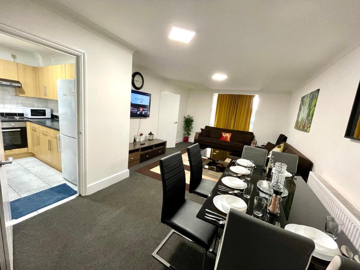 4 Bedrooms, 3 bathrooms , Reception, Kitchen, Garden, FullHouse London Exterior foto