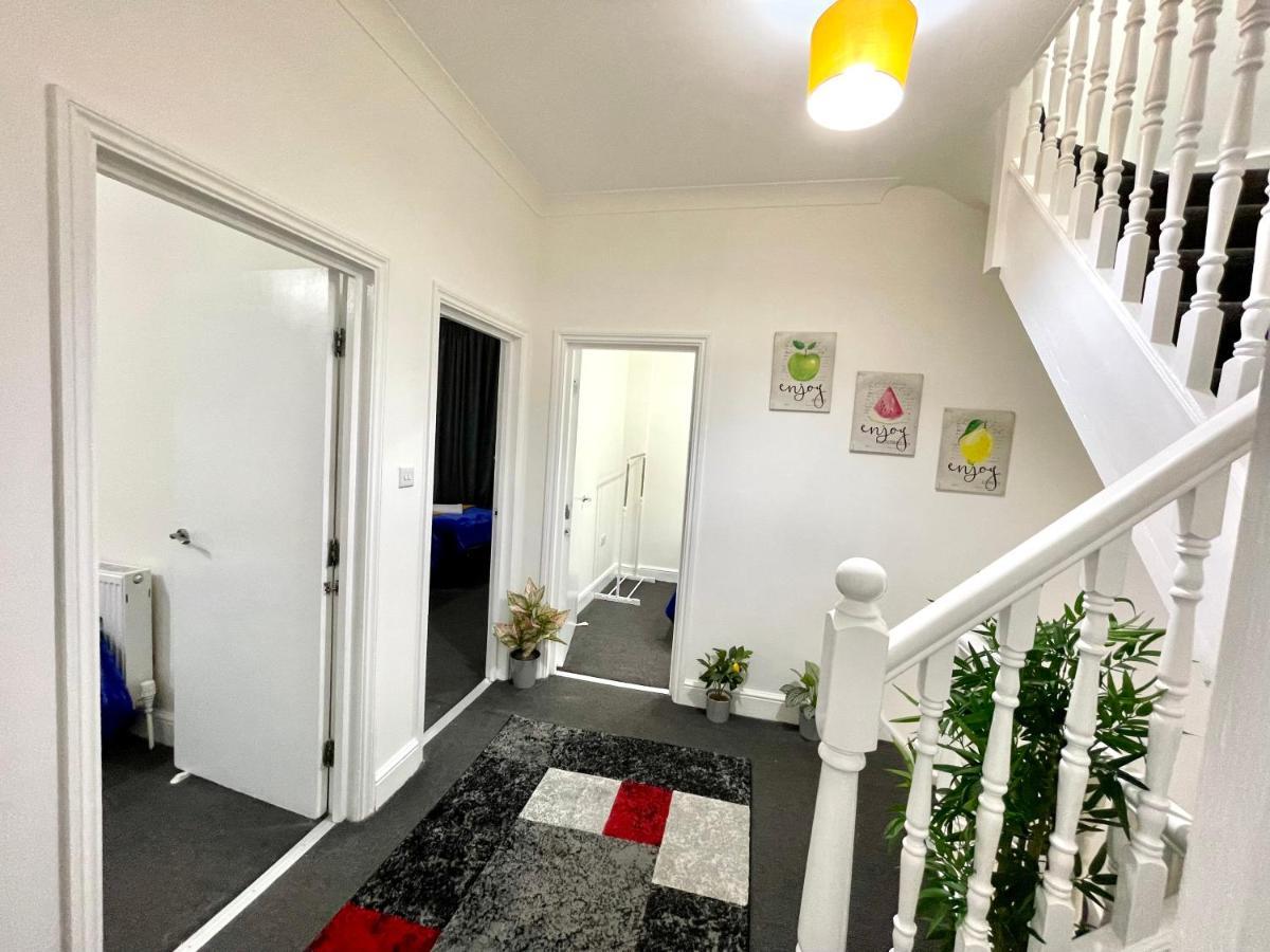 4 Bedrooms, 3 bathrooms , Reception, Kitchen, Garden, FullHouse London Exterior foto