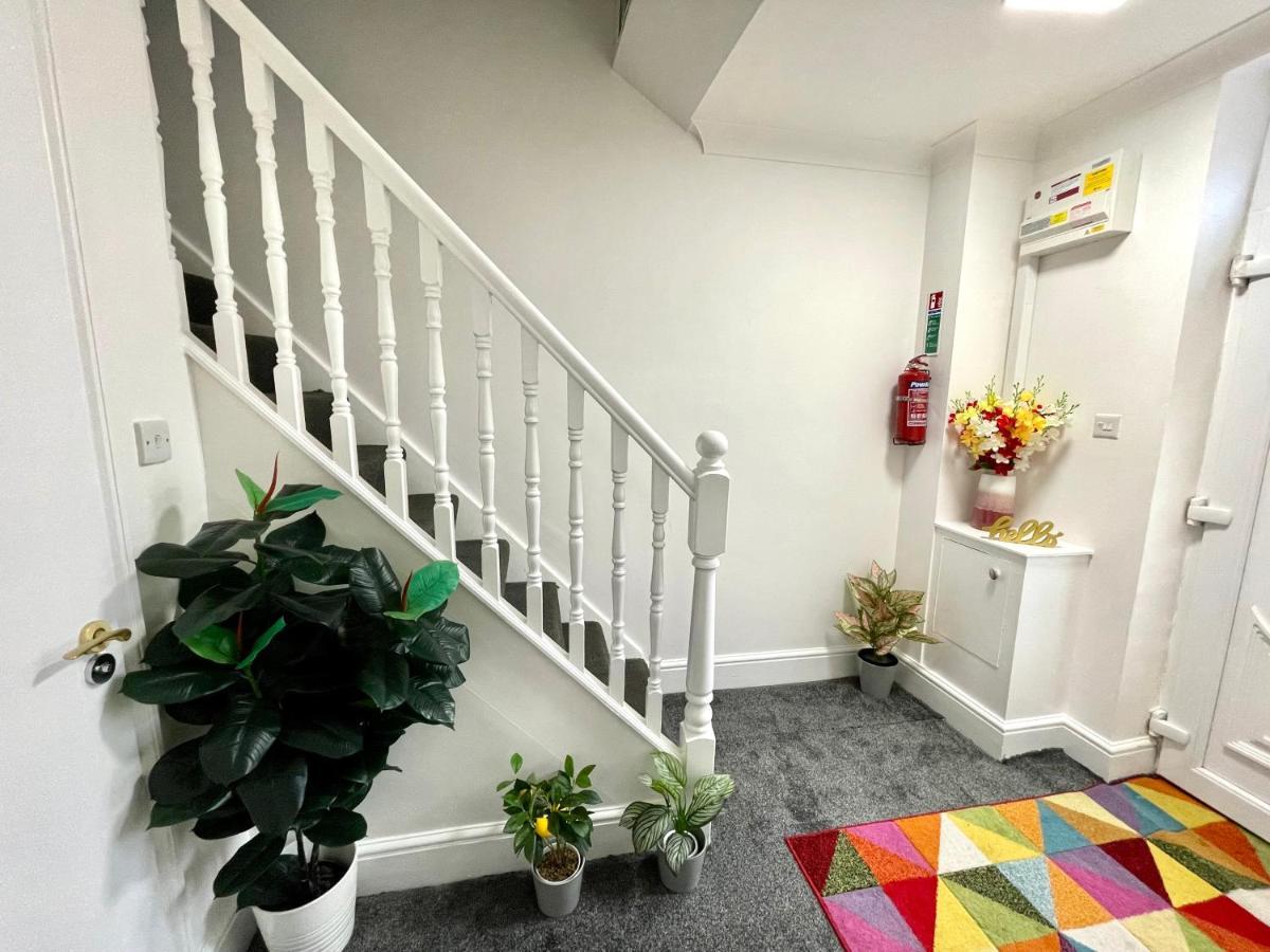 4 Bedrooms, 3 bathrooms , Reception, Kitchen, Garden, FullHouse London Exterior foto