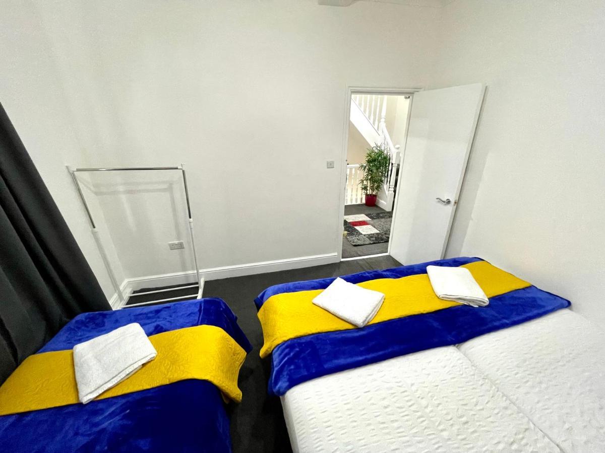 4 Bedrooms, 3 bathrooms , Reception, Kitchen, Garden, FullHouse London Exterior foto