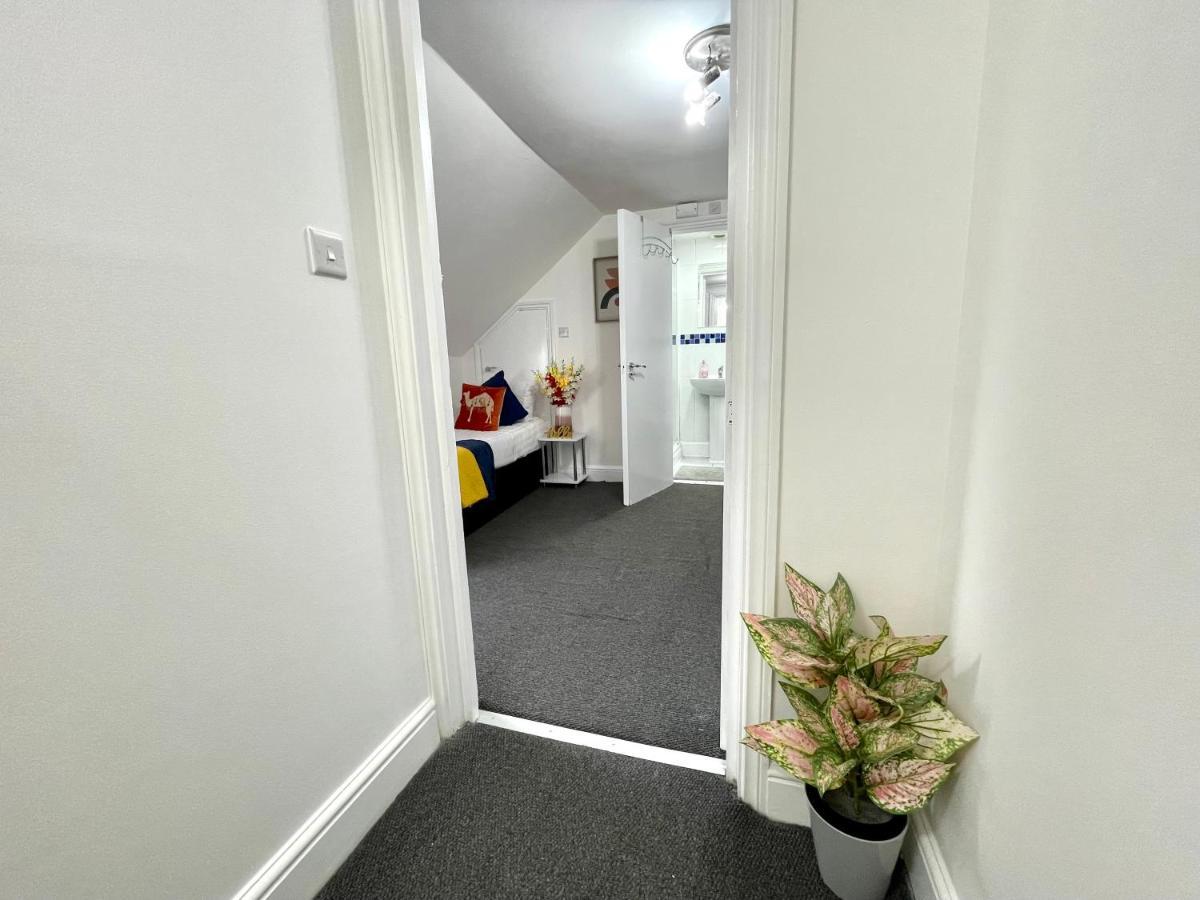 4 Bedrooms, 3 bathrooms , Reception, Kitchen, Garden, FullHouse London Exterior foto