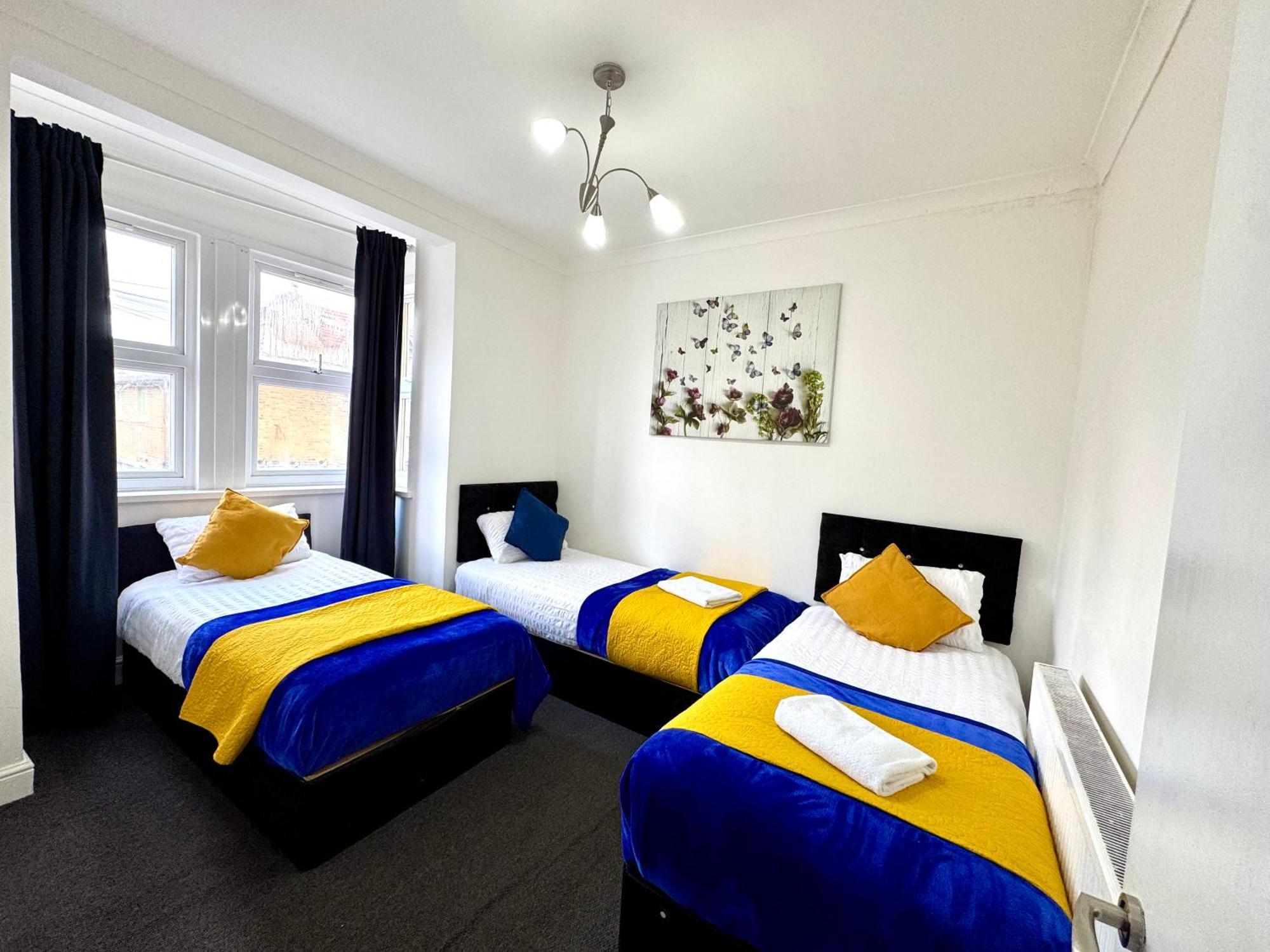 4 Bedrooms, 3 bathrooms , Reception, Kitchen, Garden, FullHouse London Exterior foto